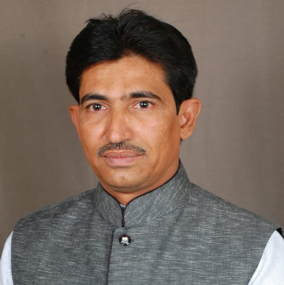 मुख्यमंत्री नीतीश कुमार यांच्याकडून मुस्लिम महिला डॉक्टरचा हिजाब जबरदस्तीने काढल्याच्या प्रकारावर जावेद झकारिया यांचा तीव्र निषेध