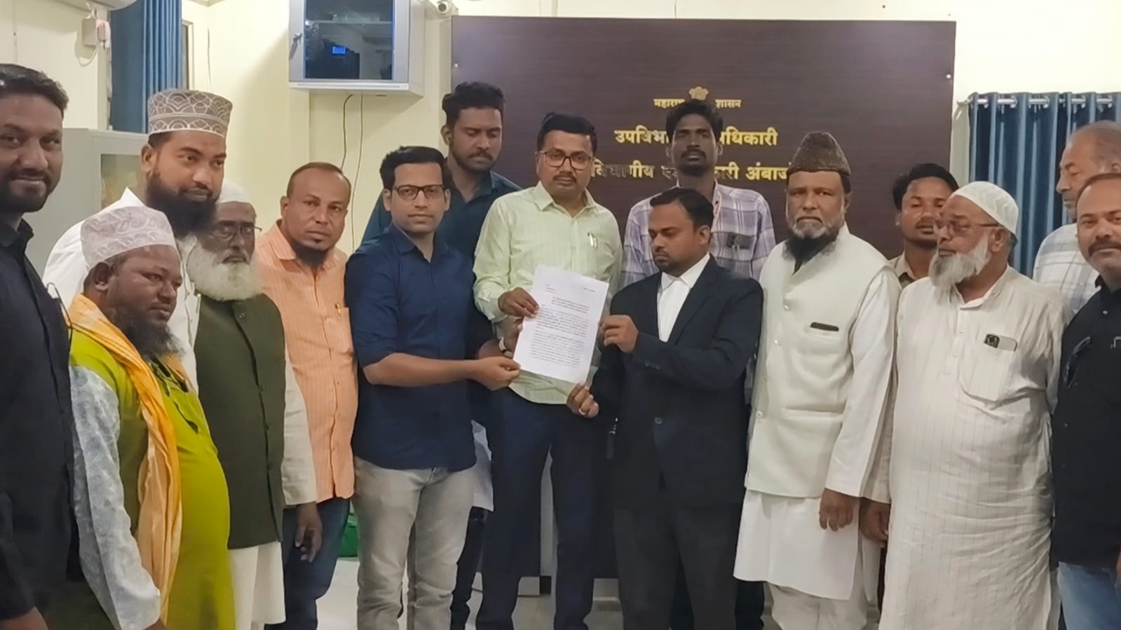 मुख्यमंत्री नीतीश कुमार यांच्याकडून मुस्लिम महिला डॉक्टरचा हिजाब जबरदस्तीने काढल्याच्या प्रकारावर जावेद ज़करिया यांचा तीव्र निषेध