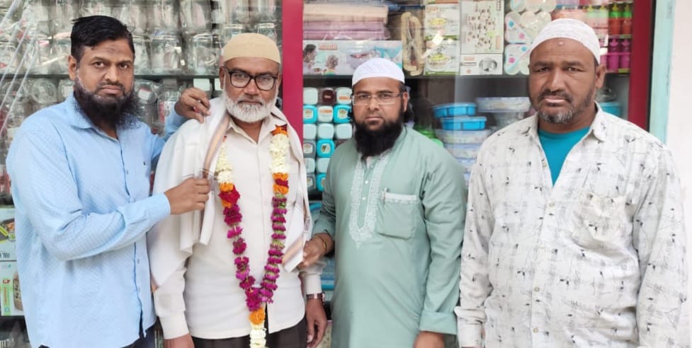 हाफ़ीज़ ए क़ुरआन कडून एस.एम.युसूफ़ यांचा सत्कार  समाजातील प्रत्येक प्रश्नावर सदैव परखड लिखाण करा – हाफ़ीज़ मंसूर