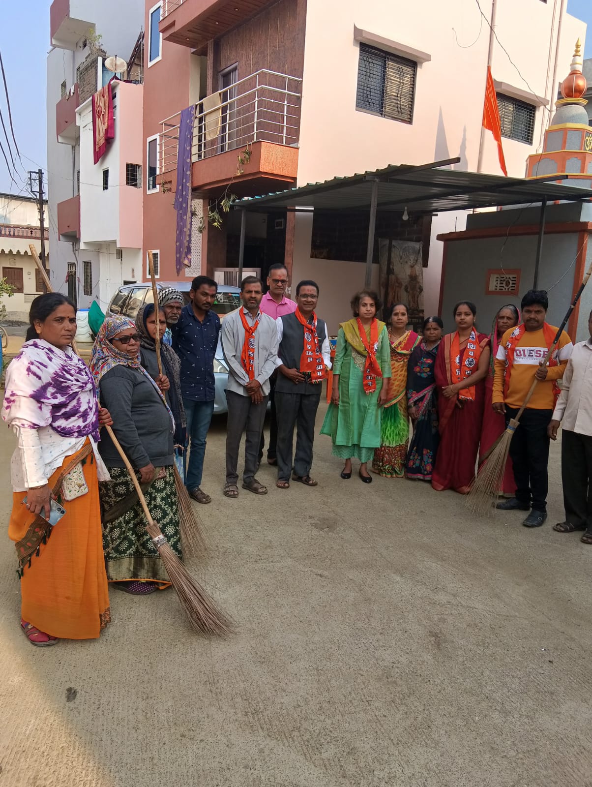 संत गाडगेबाबांच्या जयंतीनिमित्त शिवसंग्रामच्या वतीने कॅनॉल रोड परिसरात स्वच्छता अभियान संपन्न