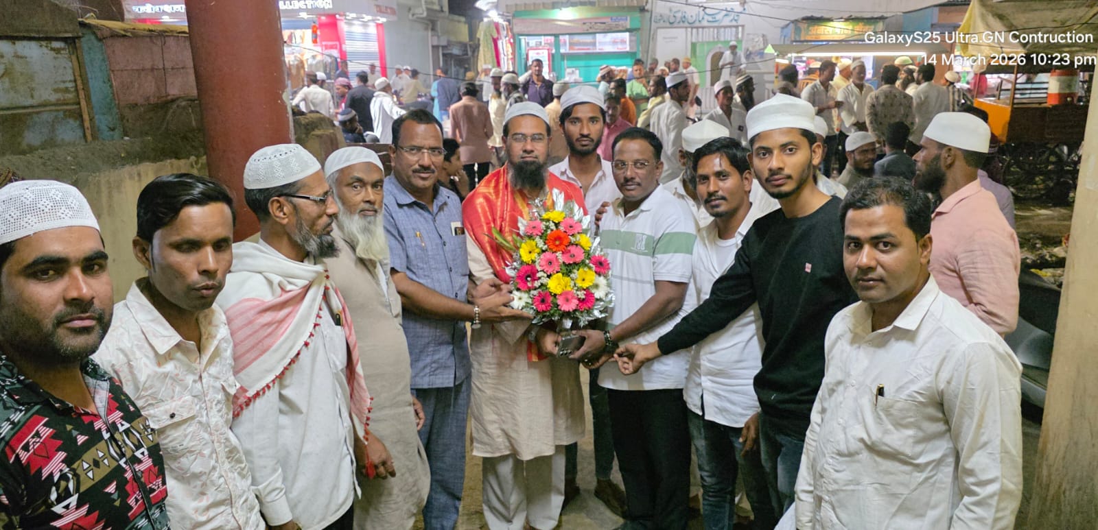 तरुणांनी ठानले तरच यशाचे शिखरावर पोहोचता येतो- गटनेते खुर्शीद आलम,*  *मुजम्मिल यांची ‘डेप्युटी इंजिनियर’ पदी निवड झाल्याबद्दल भव्य सत्कार* 