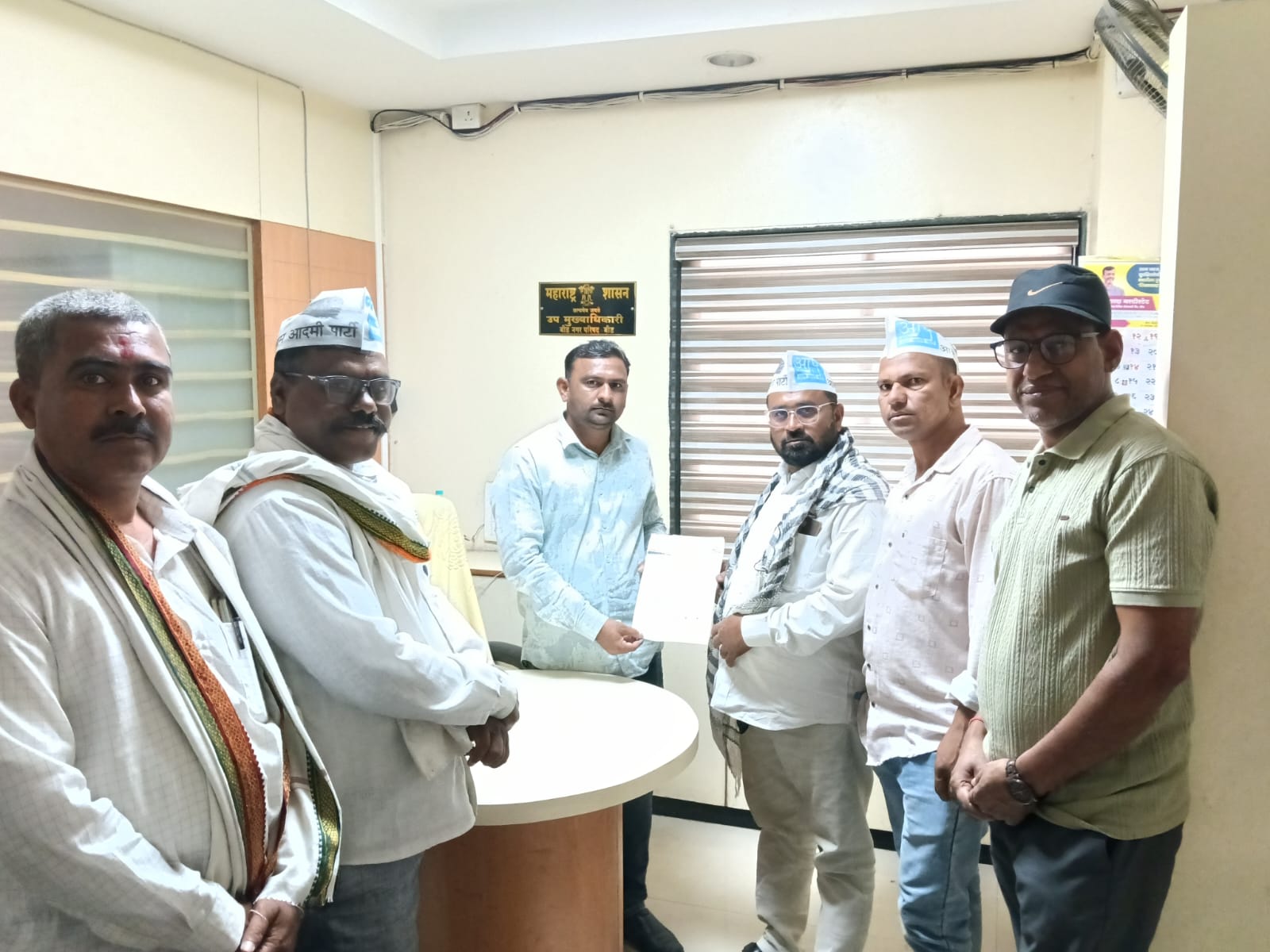 बीड : धानोरा रोड ते राजू नगर–अंकुश नगर–लोकाशा नगर रस्त्याची दुरवस्था; दुरुस्ती कधी होणार?