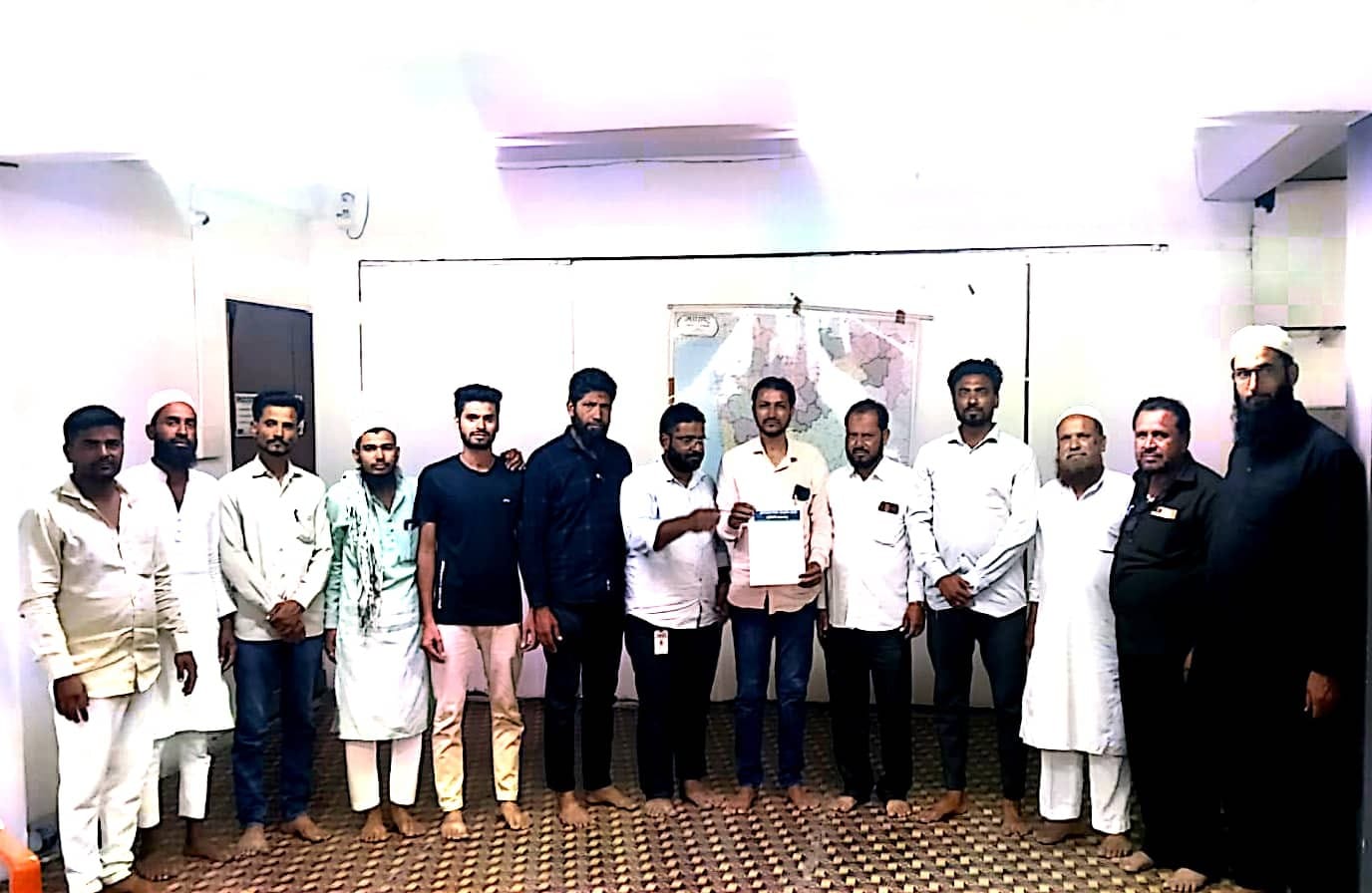 अल्पसंख्याक मुस्लिम समाजावर होणा-या अन्याय अत्याचार विरोधात मा. सुप्रिम कोर्टात जनहित याचिका दाखल   शासनाने अल्पसंख्याक संरक्षण कायदा बनवावा यासाठी राष्ट्रपती पंतप्रधान यांना निवेदन   राज्य देशपातळीवर मोठे आंदोलन करण्याचा बैठकीत निर्धार   समिती निमंत्रक ॲड. प्रा. इलियास इनामदार